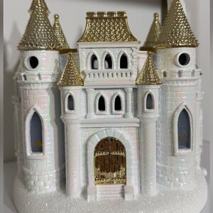 Bath and Body Works Disney Princess Light-up Castle Candle Holder Pedestal NIB